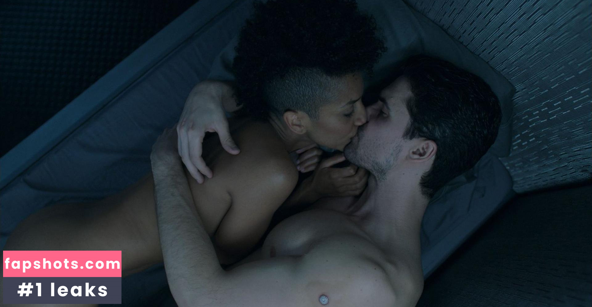 Dominique Tipper gallery photo #8