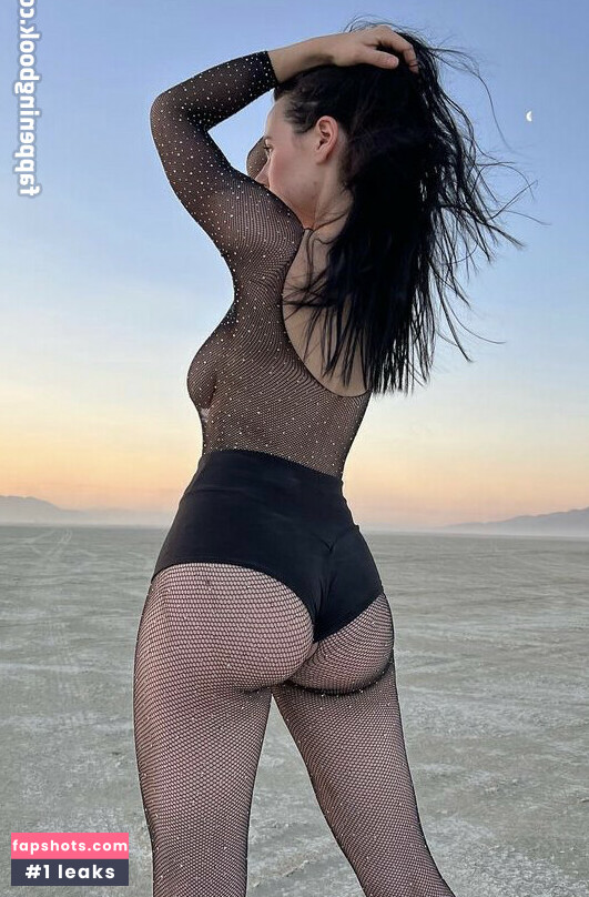 Dominoincolor nude babe gallery