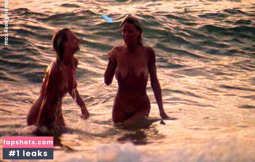 Dona Speir gallery photo #2