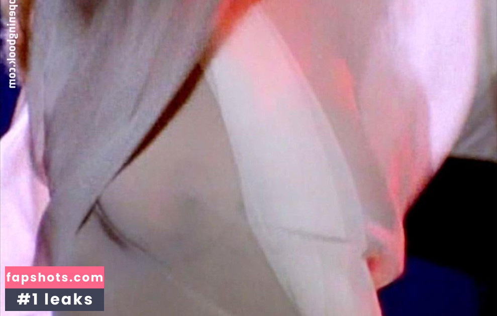 Dona Speir gallery photo #31