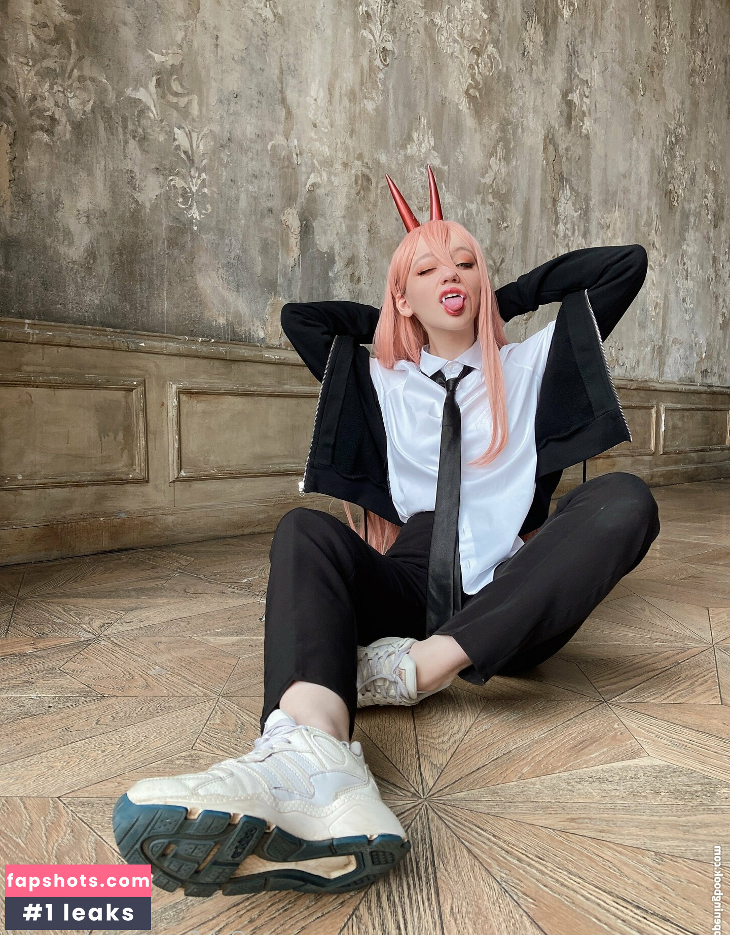 Donna Loli gallery photo #417