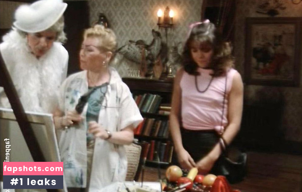 Donna Wilkes gallery photo #6