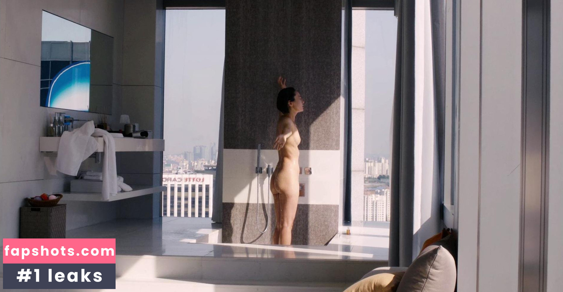 Doona Bae gallery photo #40