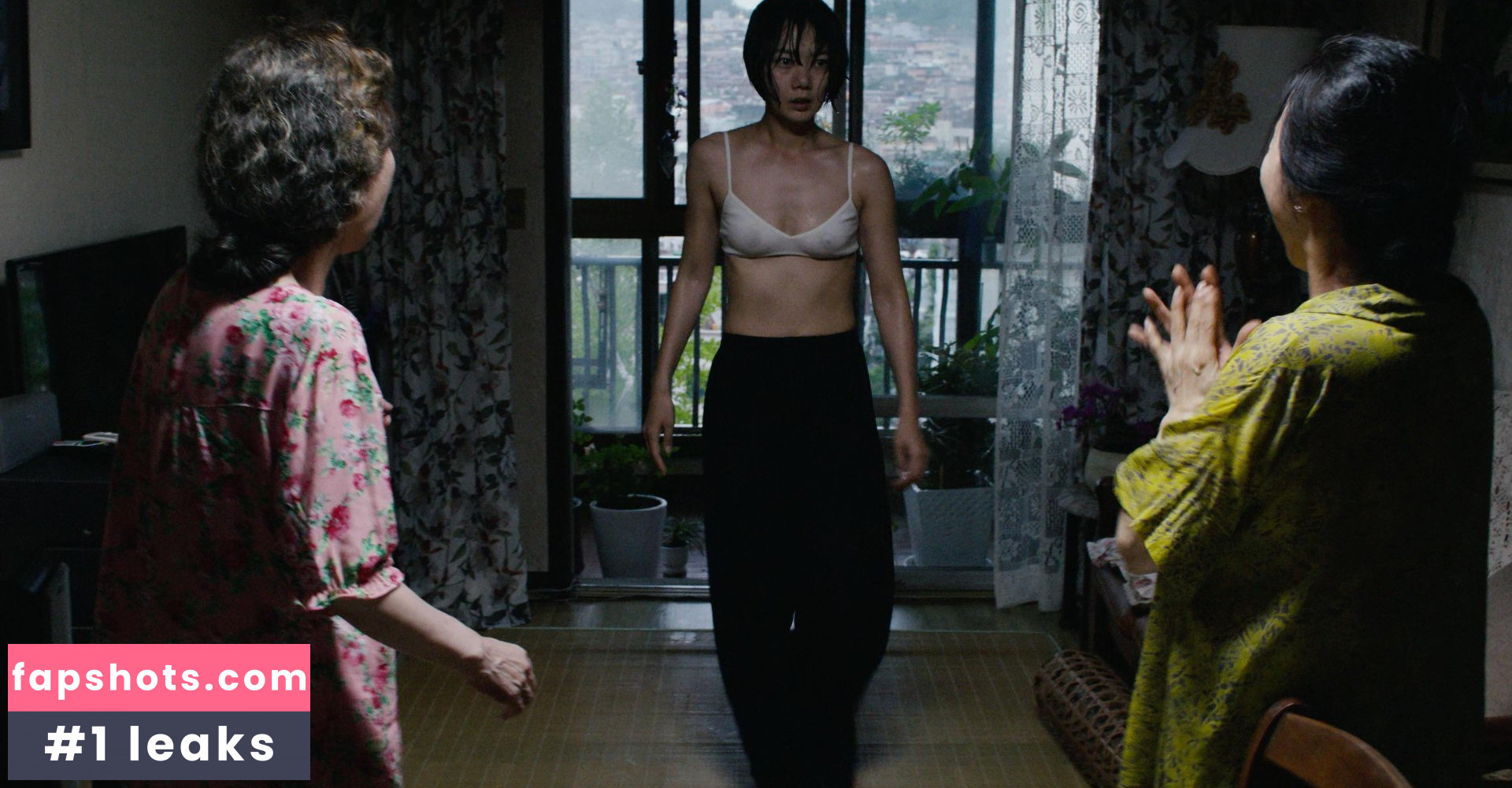 Doona Bae gallery photo #68