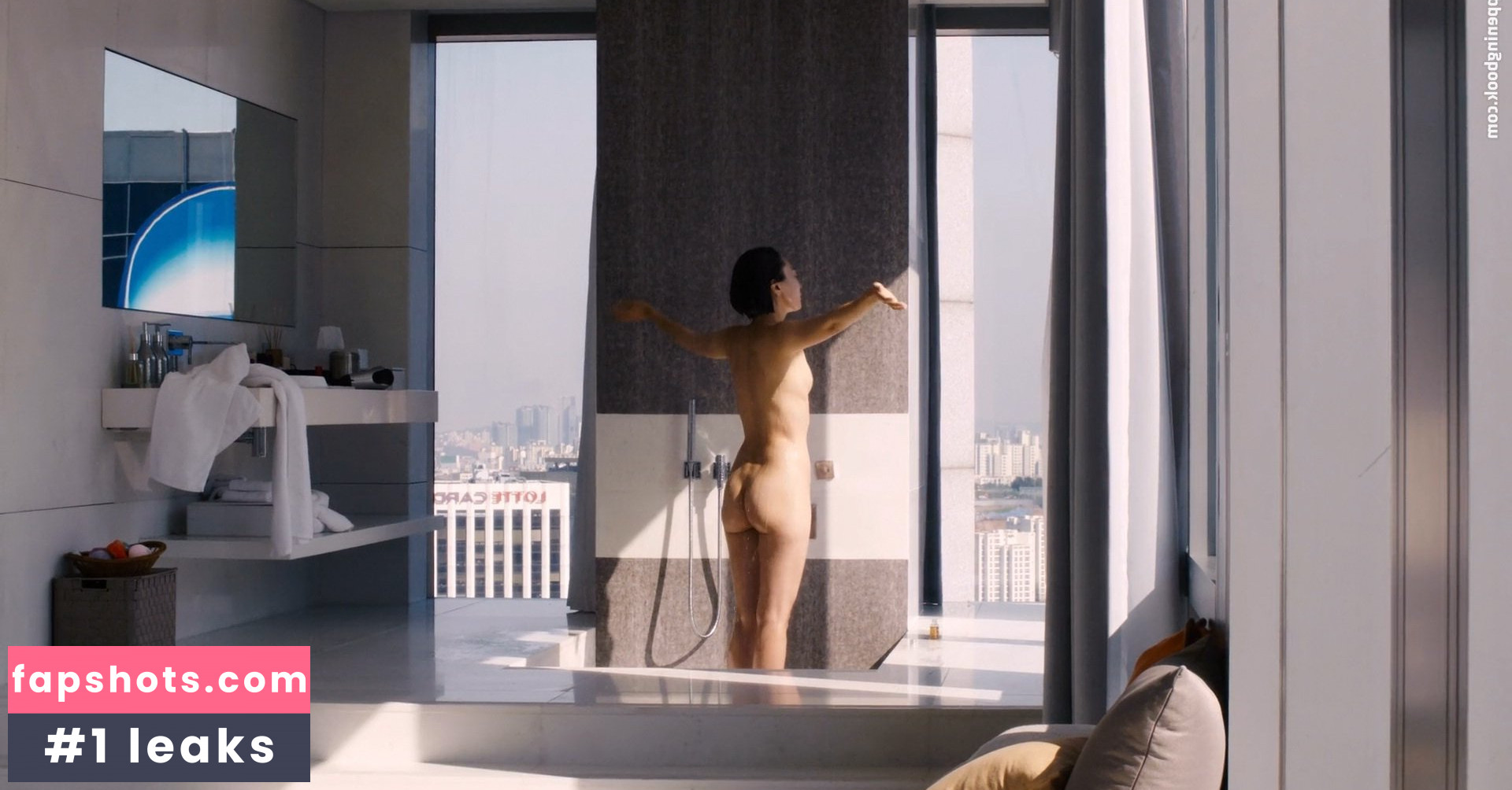 Doona Bae gallery photo #93