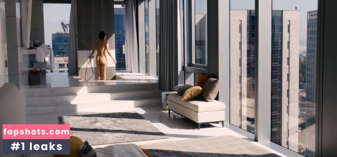 Doona Bae gallery photo #95