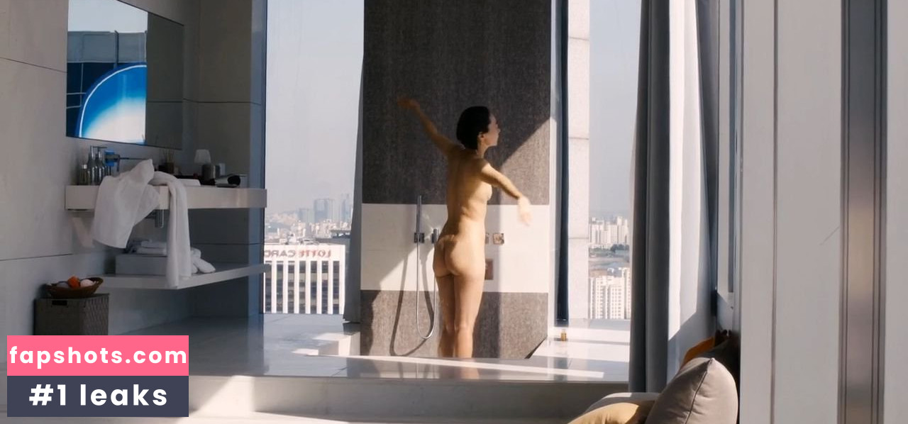 Doona Bae gallery photo #97