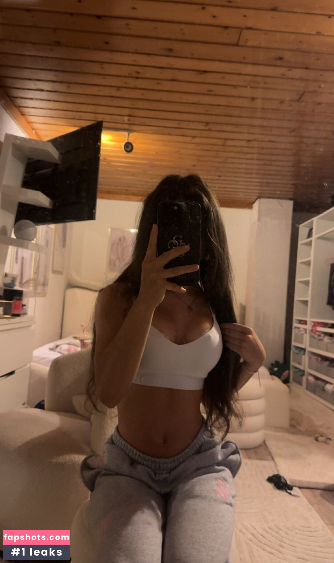 Doreen Gnadi gallery photo #27