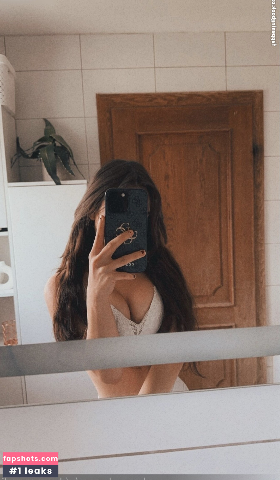 Doreen Gnadi gallery photo #79