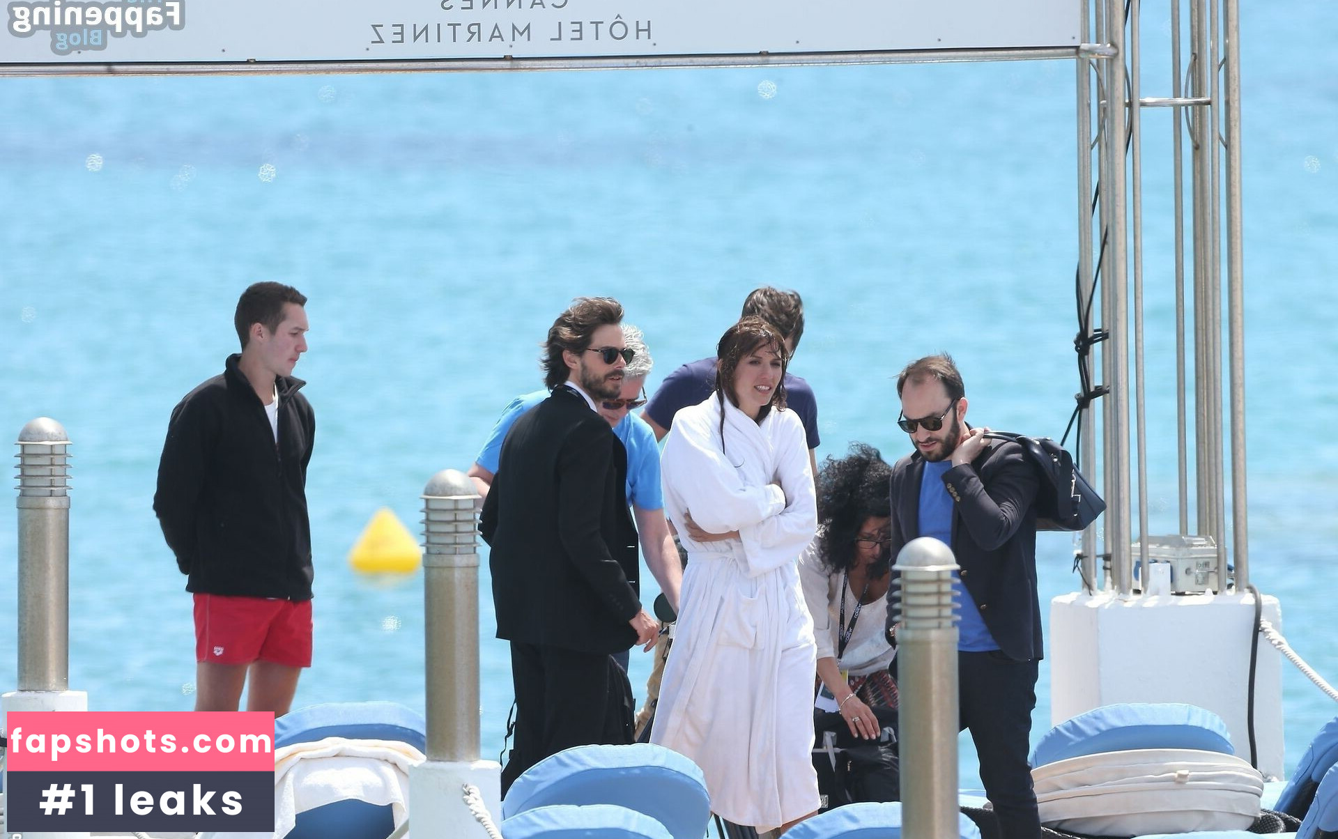 Doria Tillier gallery photo #2