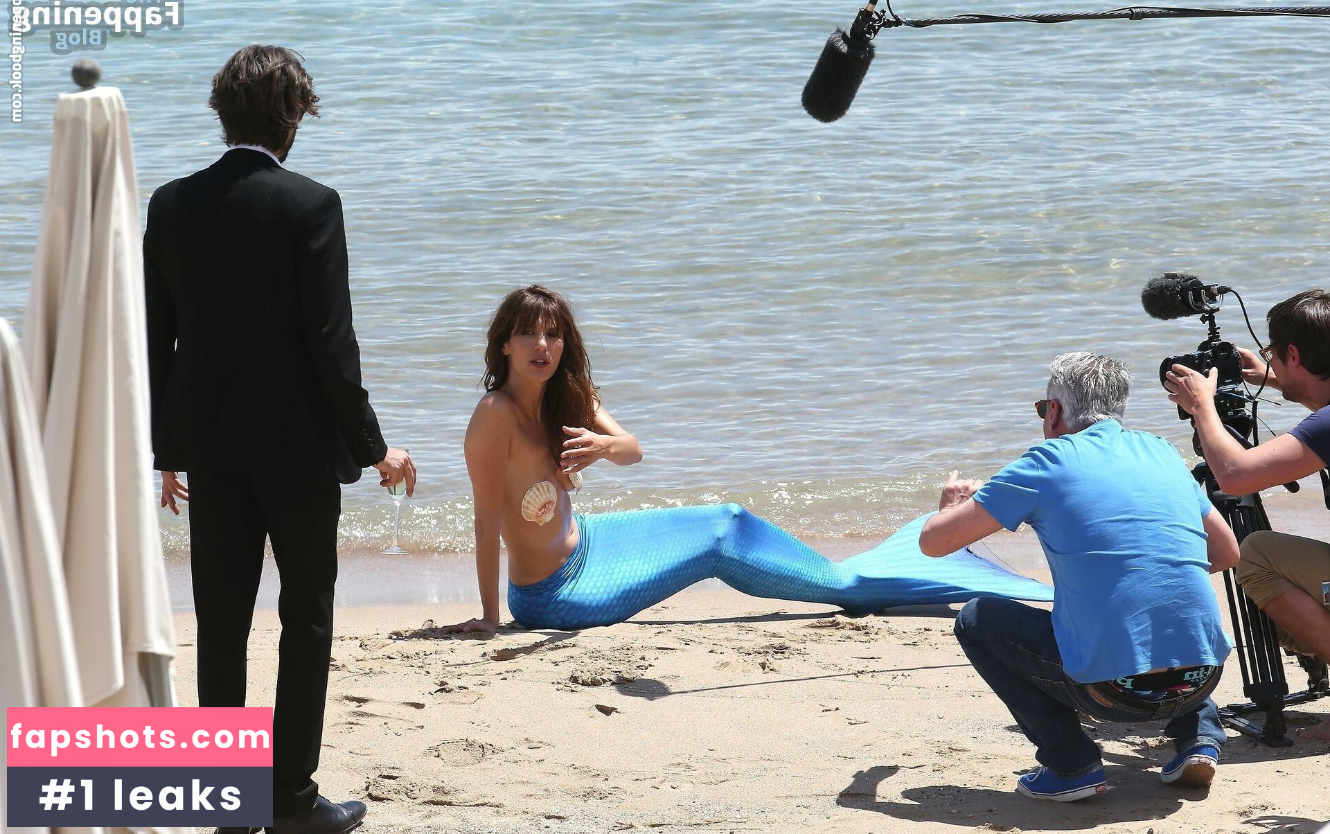 Doria Tillier gallery photo #25