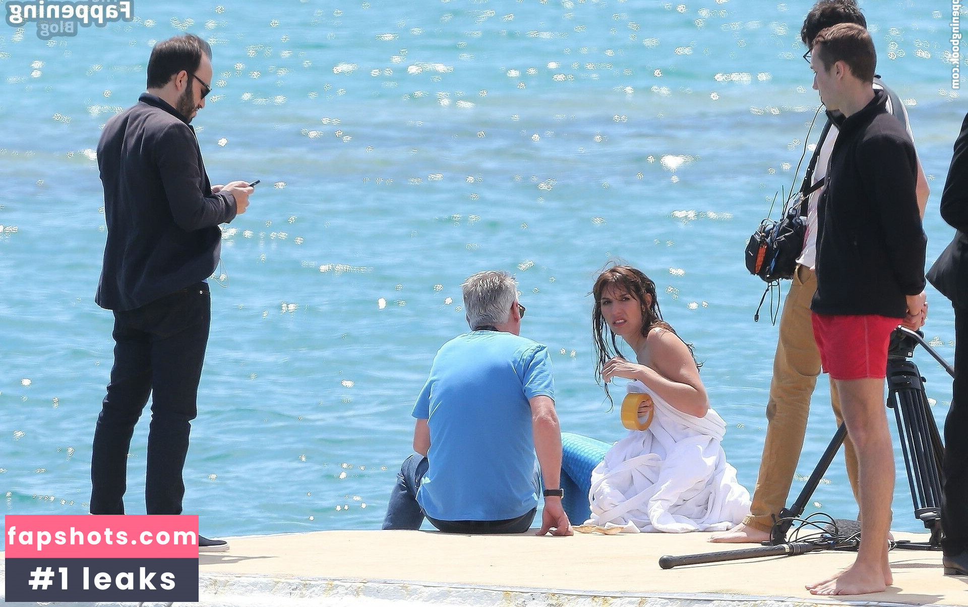 Doria Tillier gallery photo #6