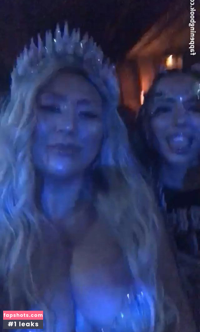 Dorothy Wang gallery photo #22