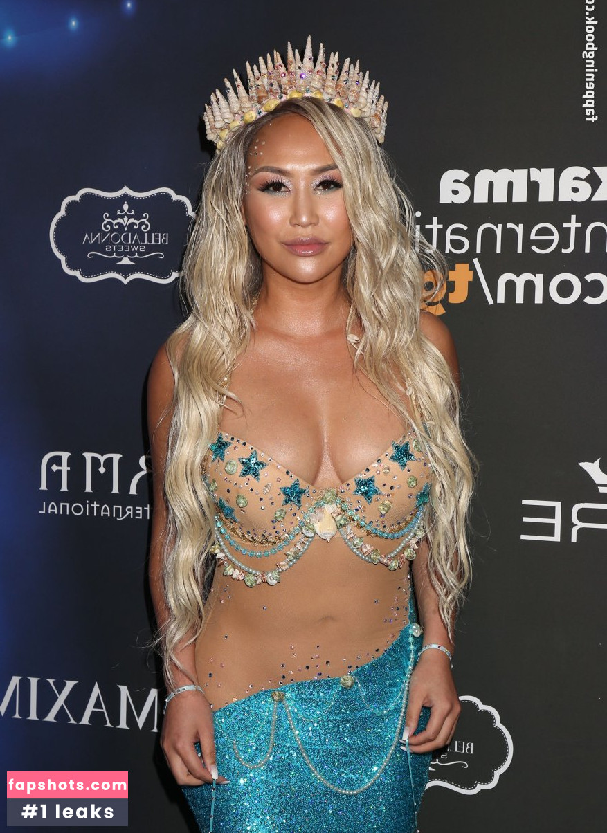 Dorothy Wang gallery photo #28