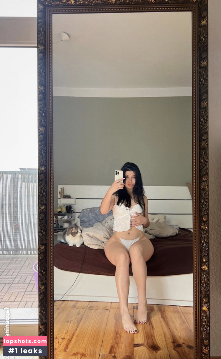 Dorothydo gallery photo #6