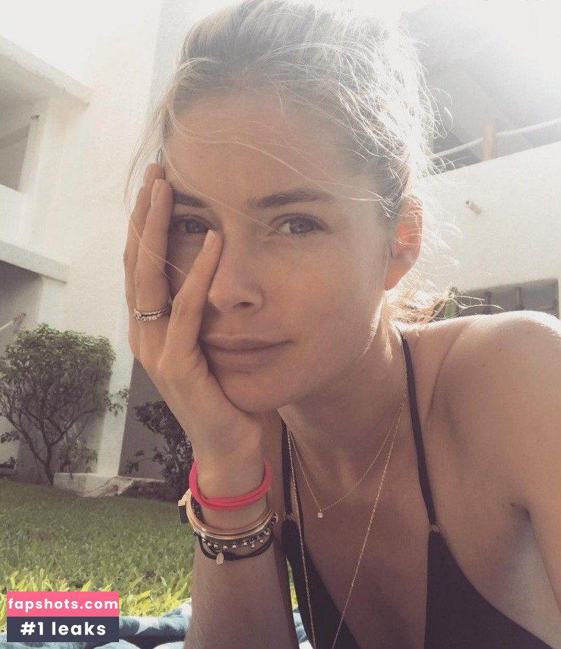 Doutzen Kroes gallery photo #157