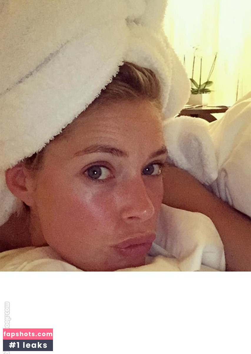 Doutzen Kroes gallery photo #178