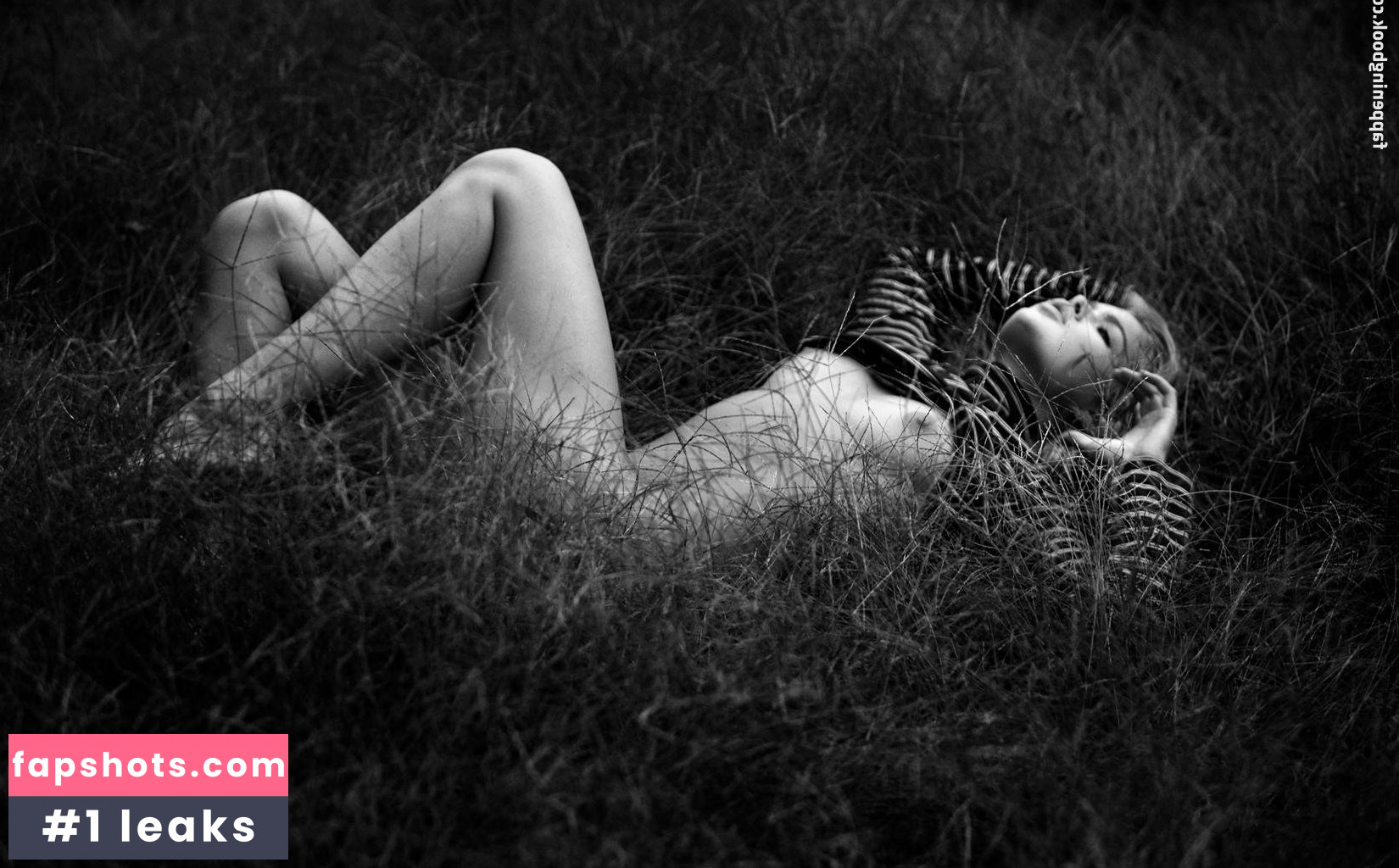 Doutzen Kroes gallery photo #266