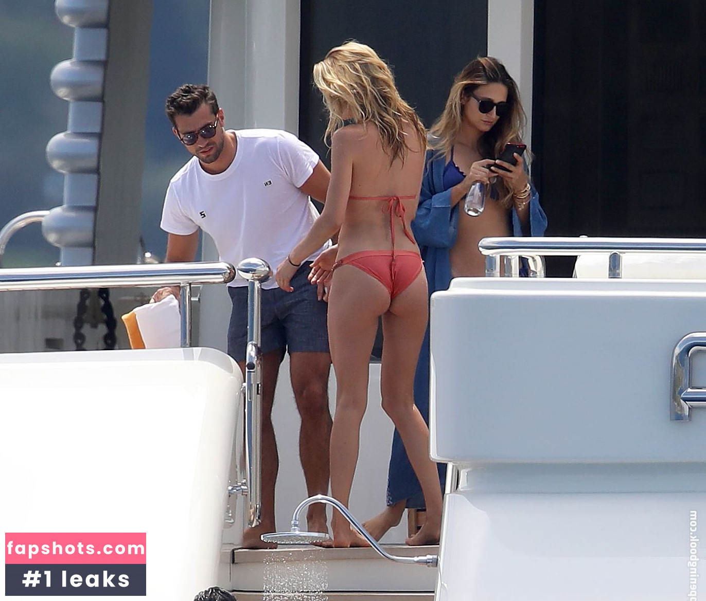 Doutzen Kroes gallery photo #335