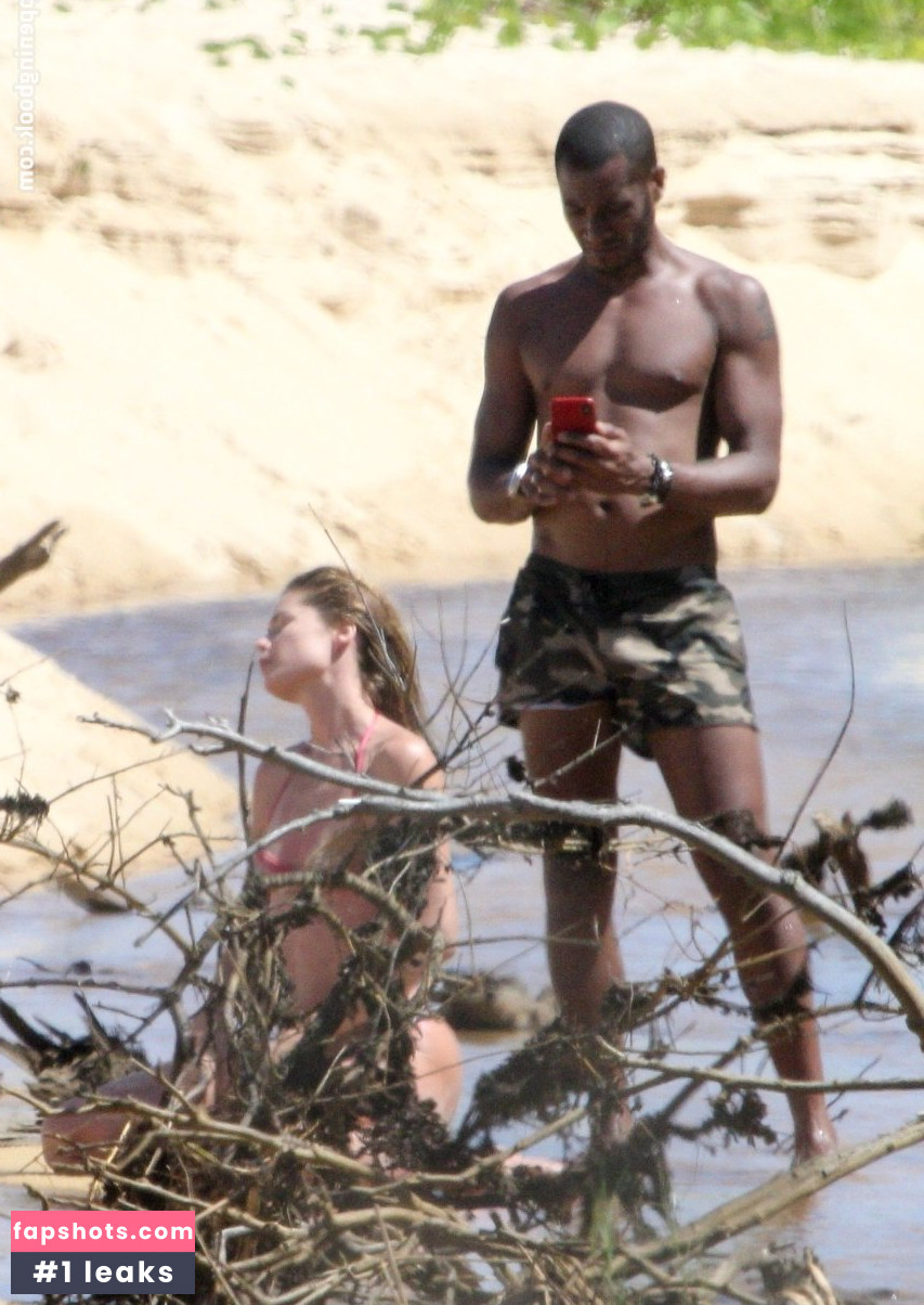 Doutzen Kroes gallery photo #353