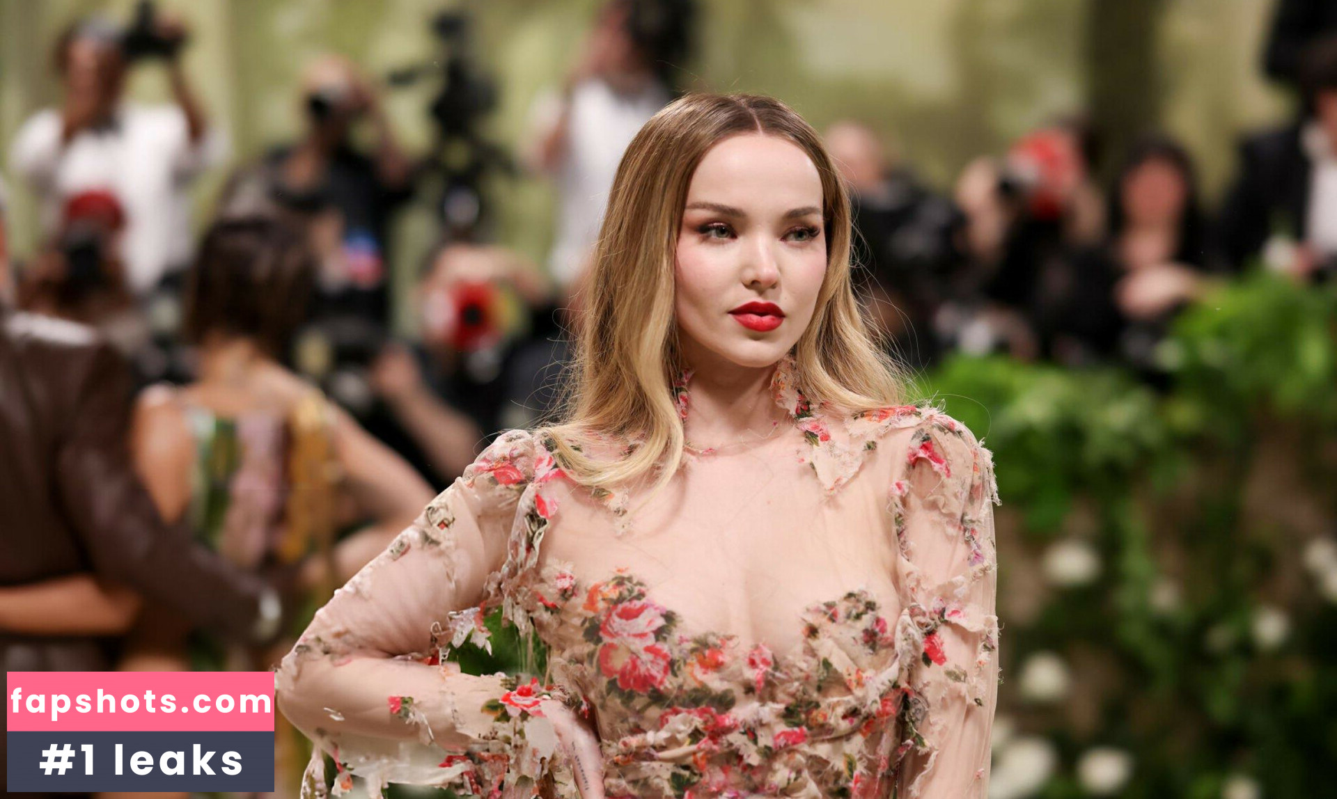 Dove Cameron gallery photo #190