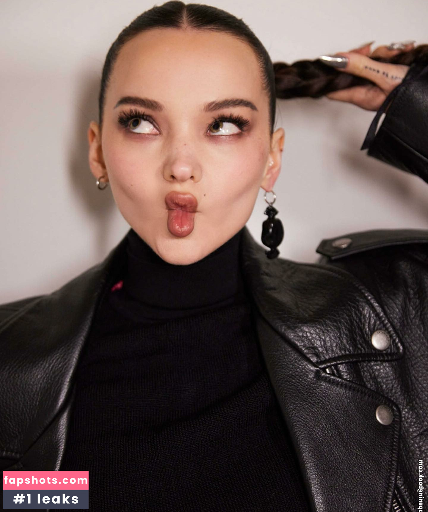 Dove Cameron gallery photo #361