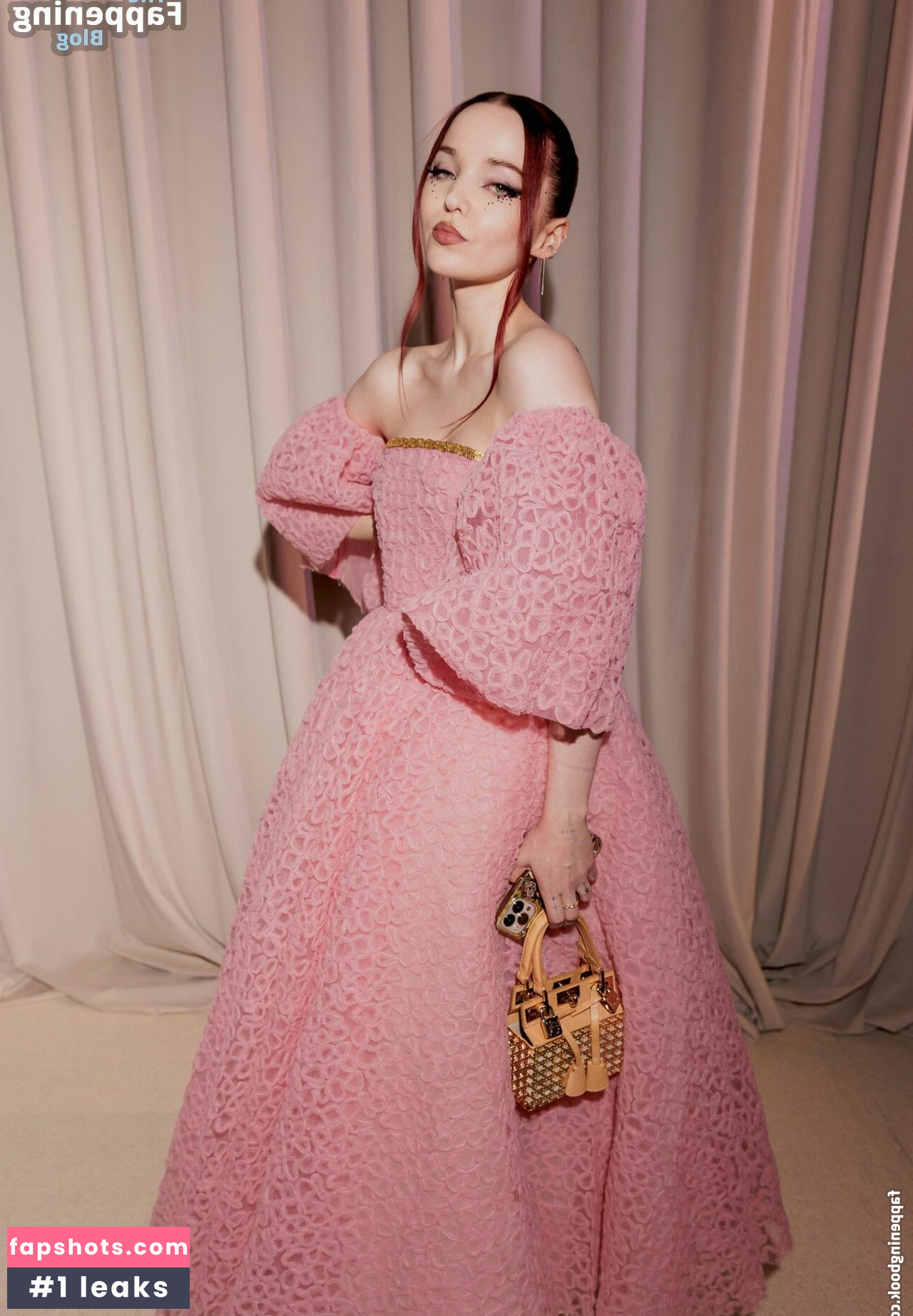 Dove Cameron gallery photo #393