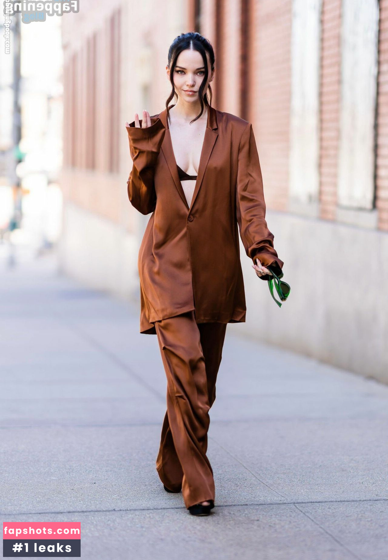 Dove Cameron gallery photo #405