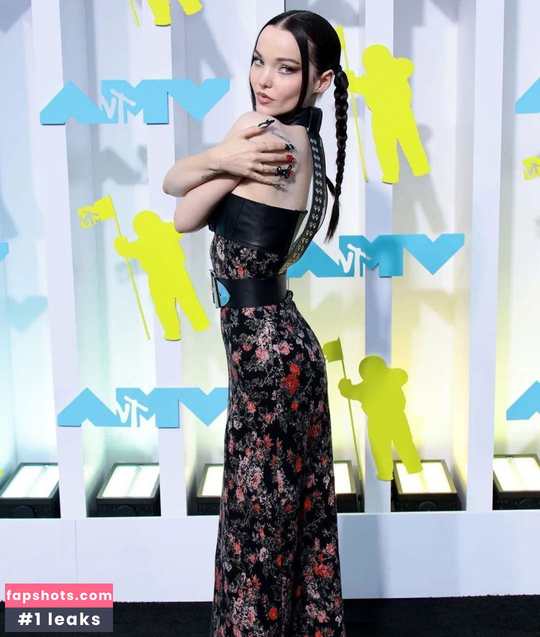 Dove Cameron gallery photo #510