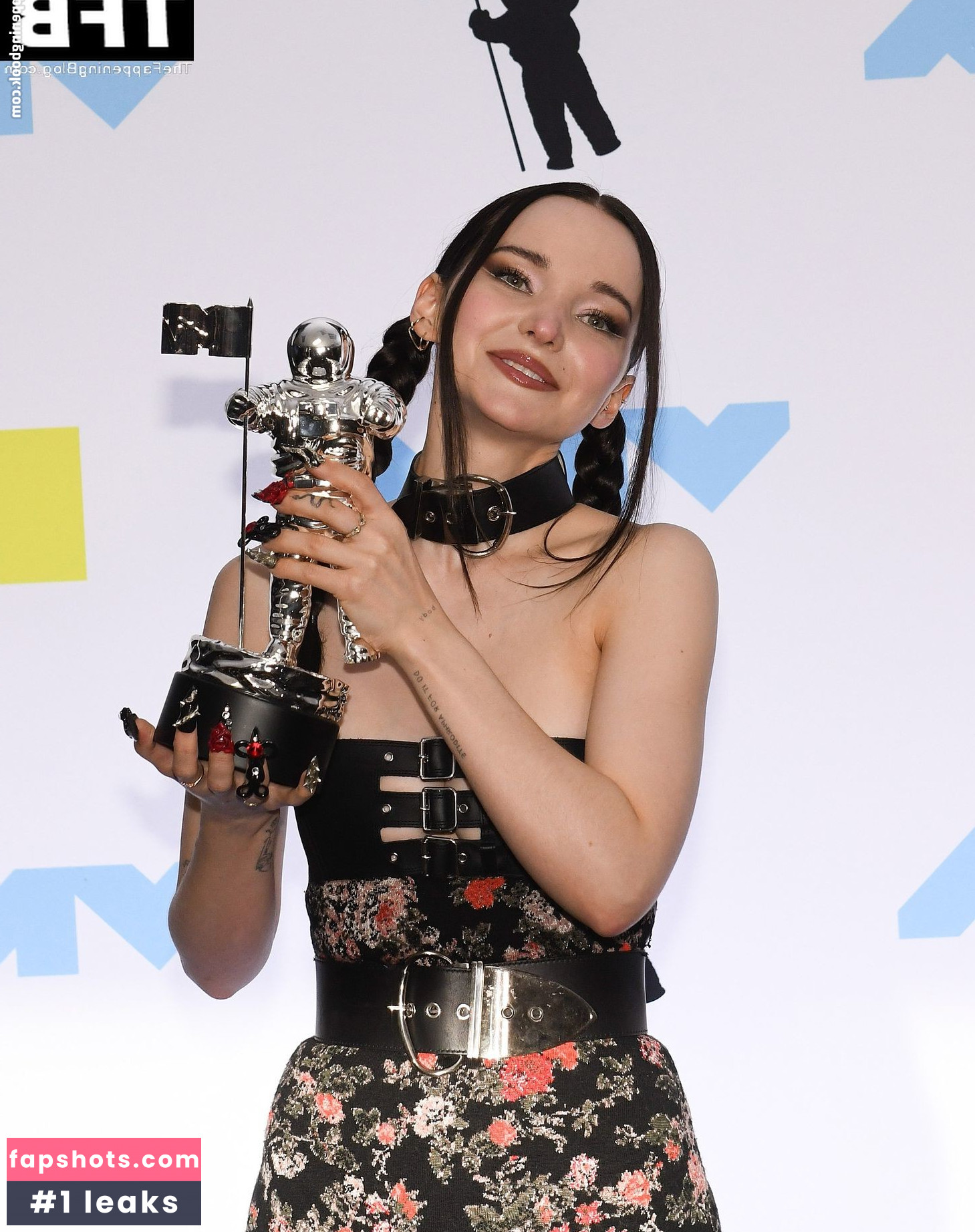 Dove Cameron gallery photo #521