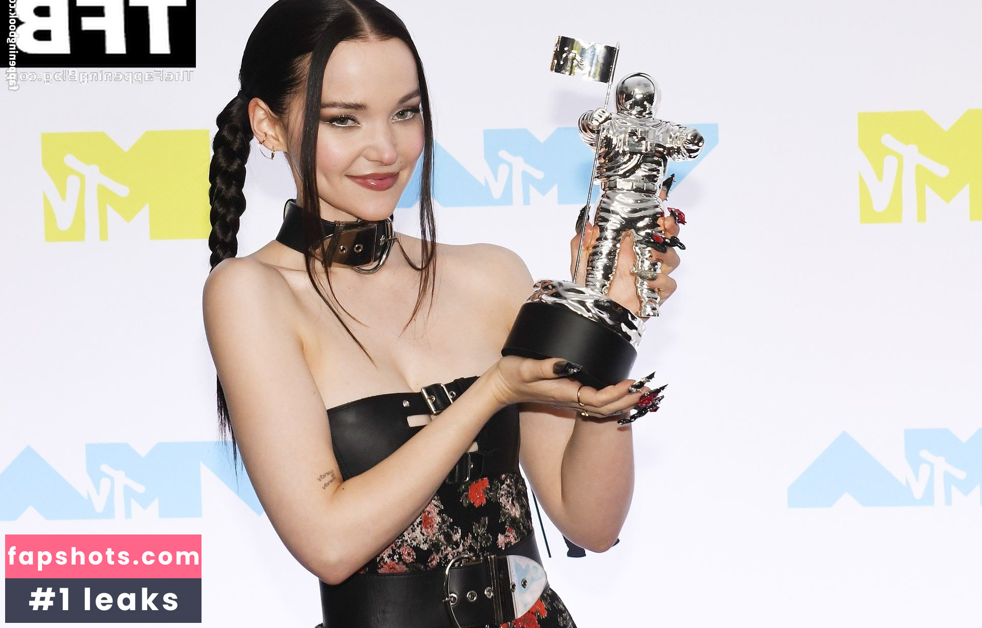 Dove Cameron gallery photo #523