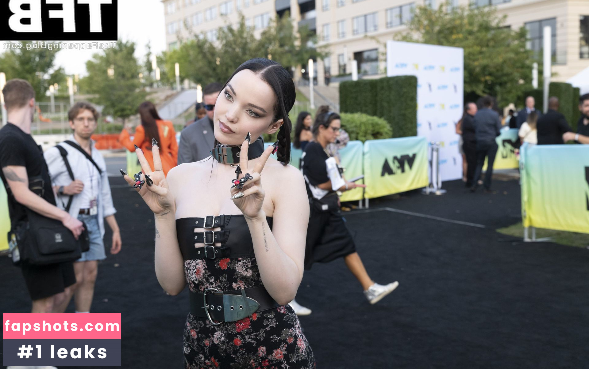 Dove Cameron gallery photo #526