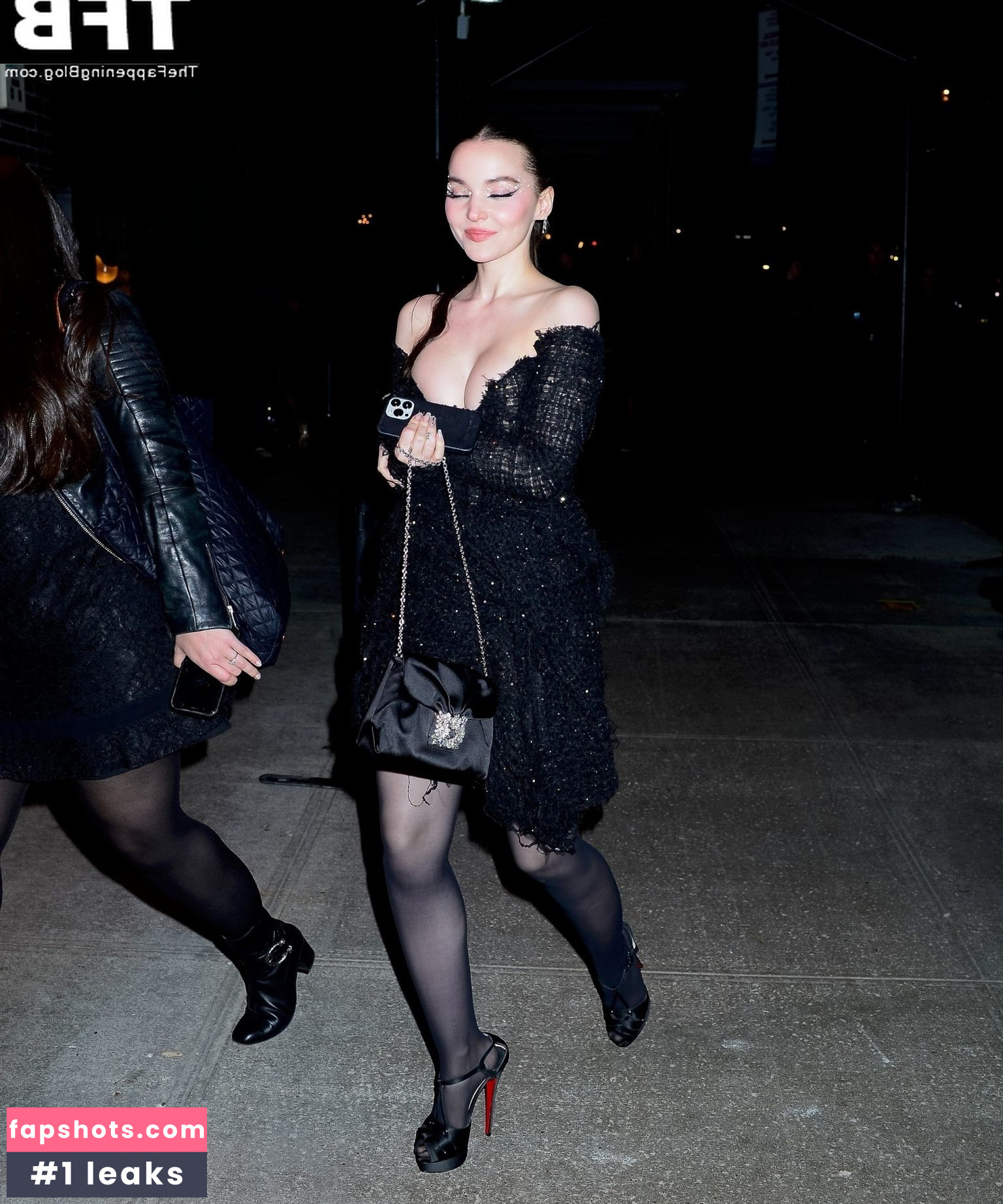 Dove Cameron gallery photo #553