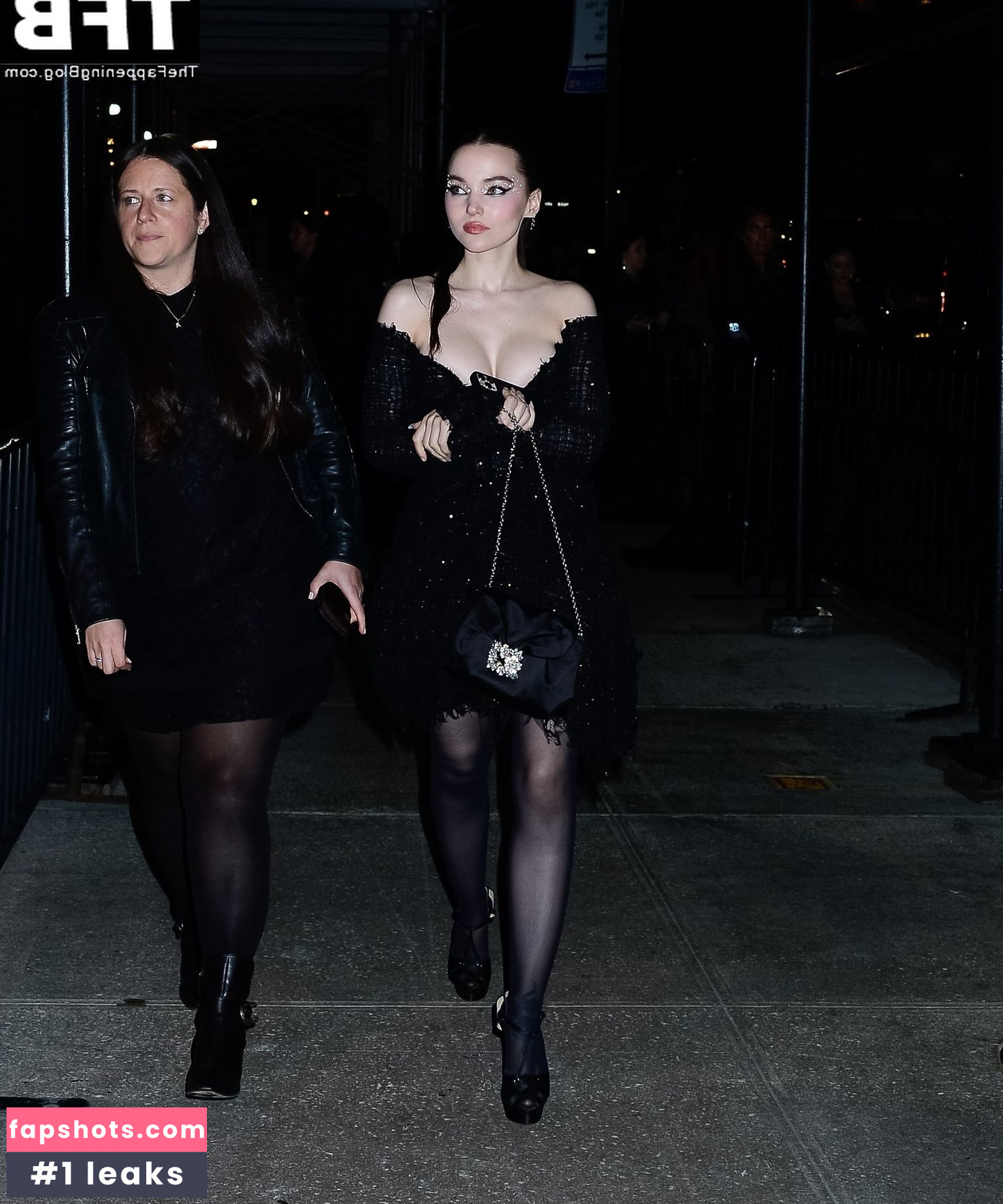 Dove Cameron gallery photo #554