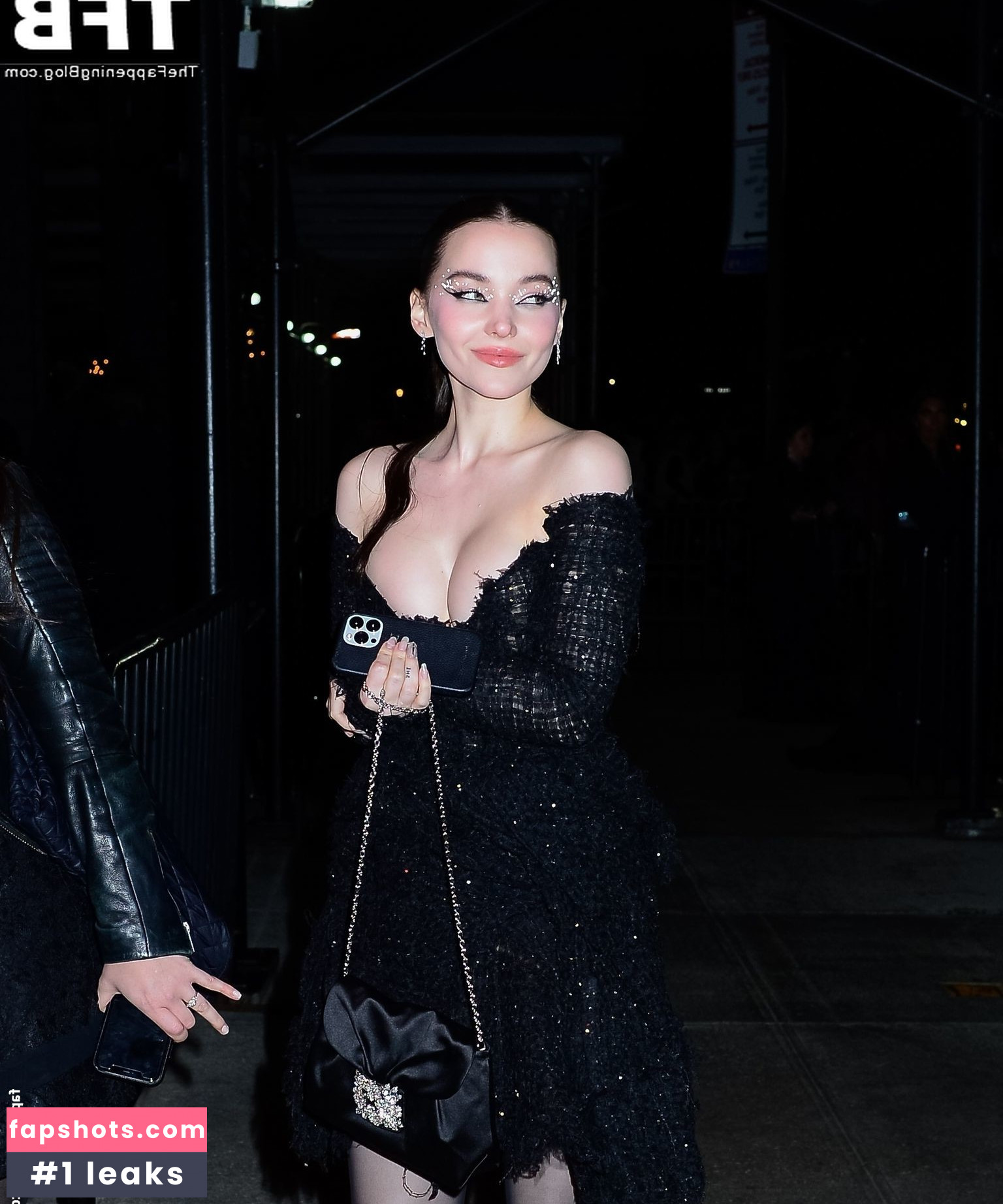 Dove Cameron gallery photo #555