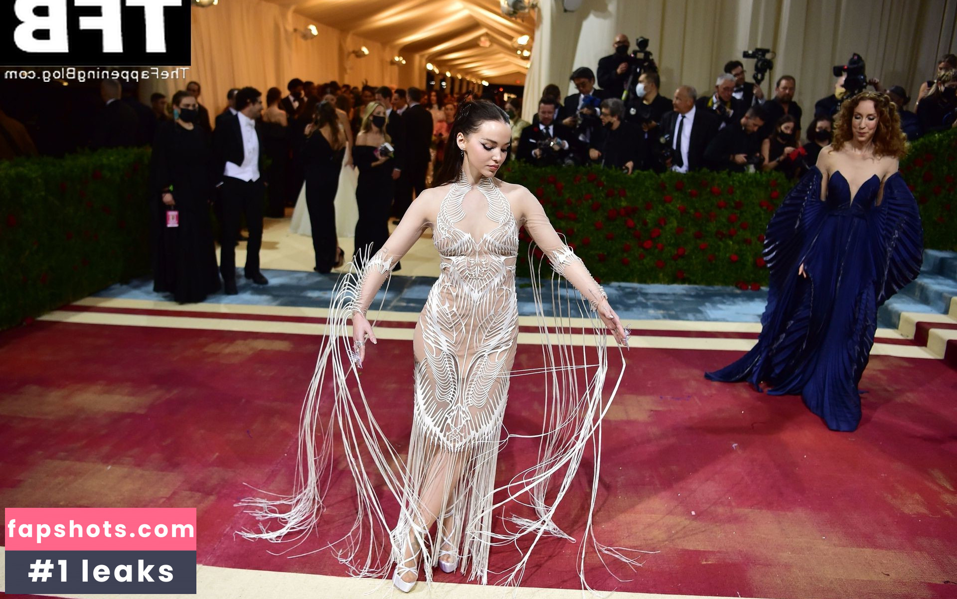 Dove Cameron gallery photo #557