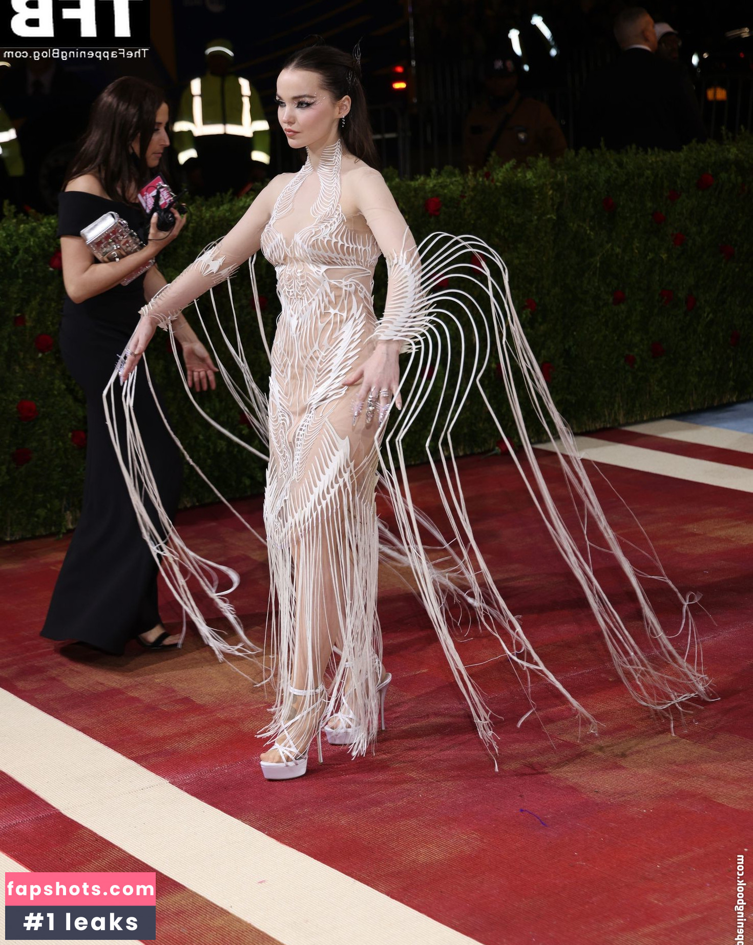 Dove Cameron gallery photo #559