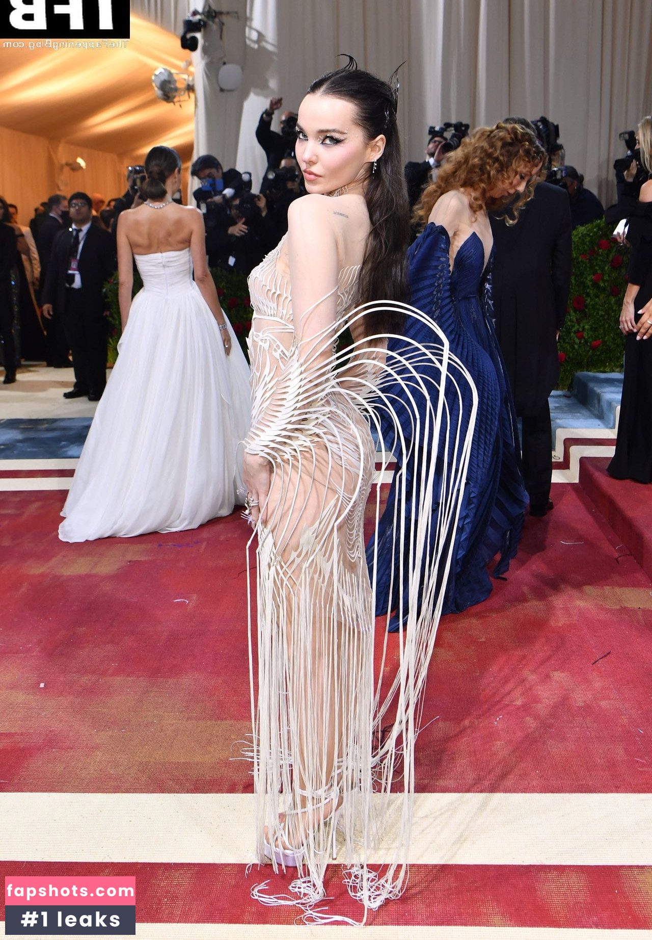 Dove Cameron gallery photo #570