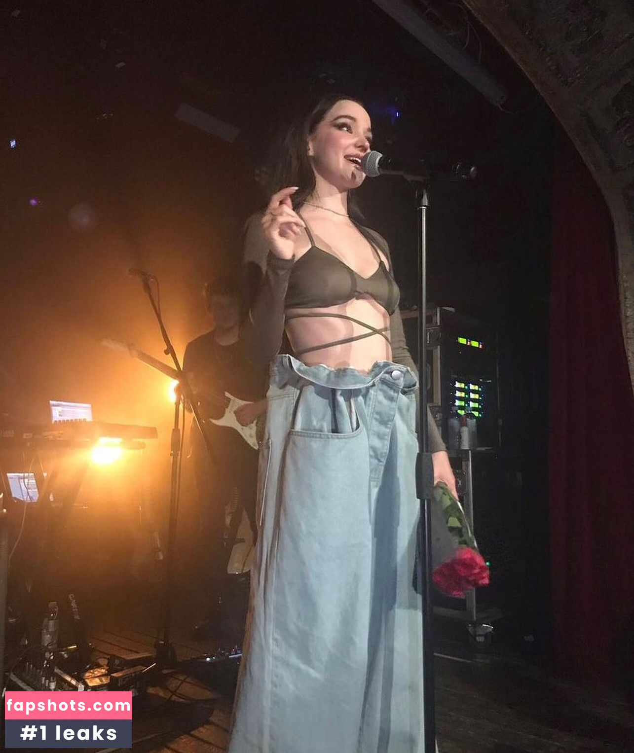 Dove Cameron gallery photo #571