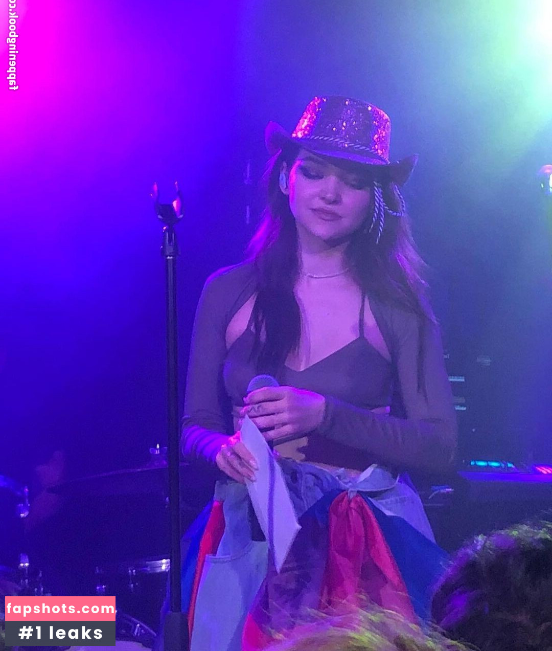 Dove Cameron gallery photo #572