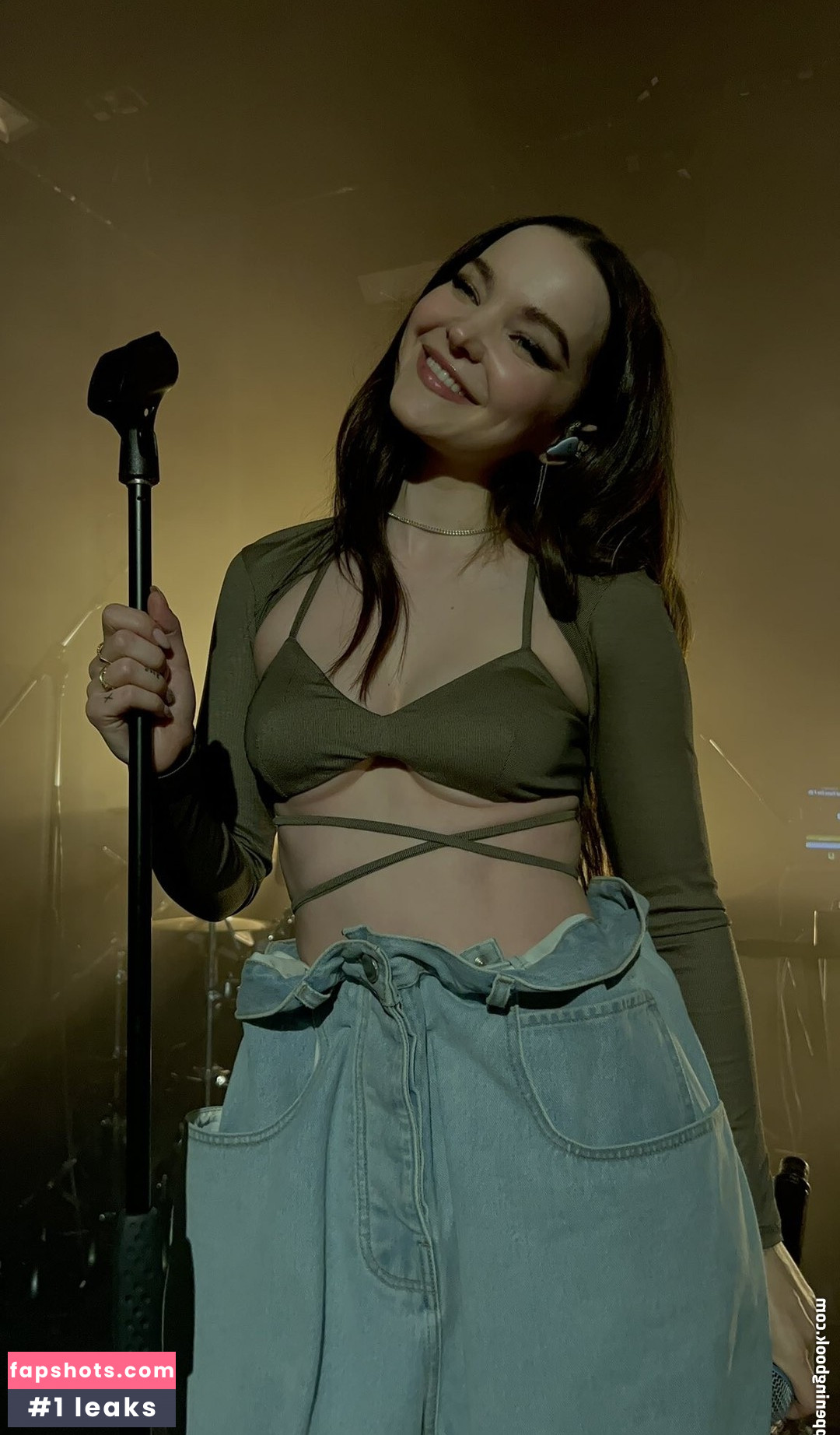 Dove Cameron gallery photo #573