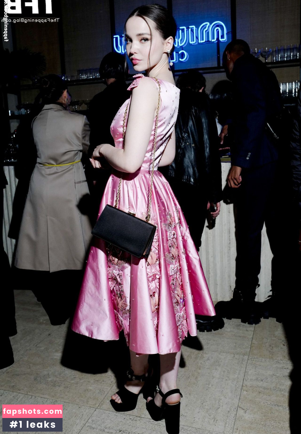 Dove Cameron gallery photo #592