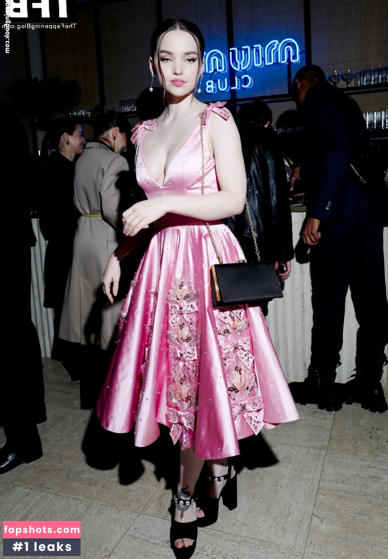 Dove Cameron gallery photo #593