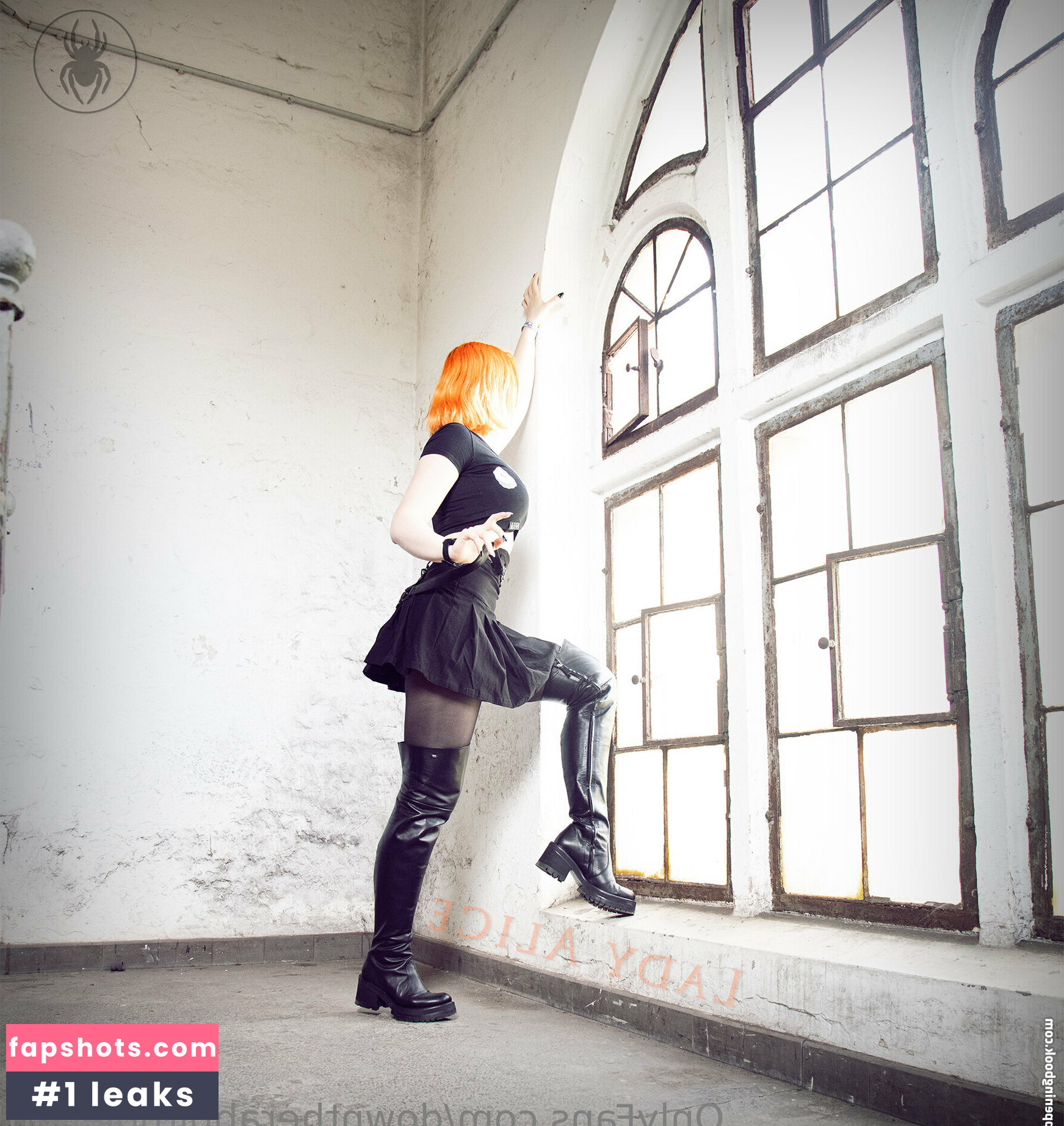 downtherabbithole666 nude babe gallery