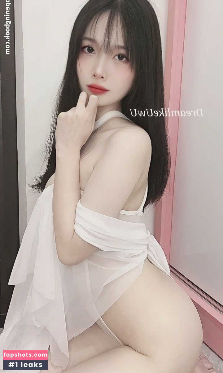 DreamlikeUwU gallery photo #25