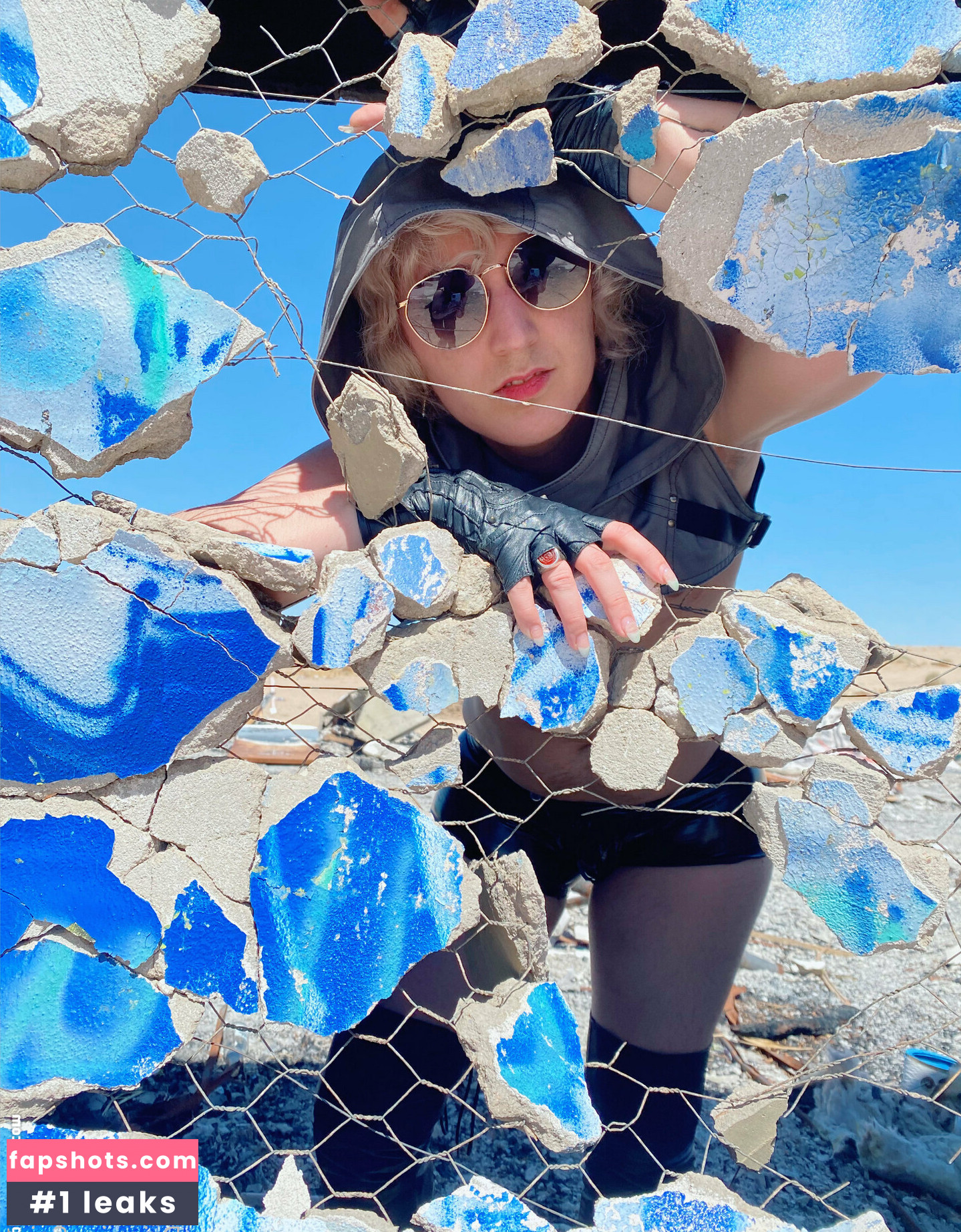 drippingsaint gallery photo #25