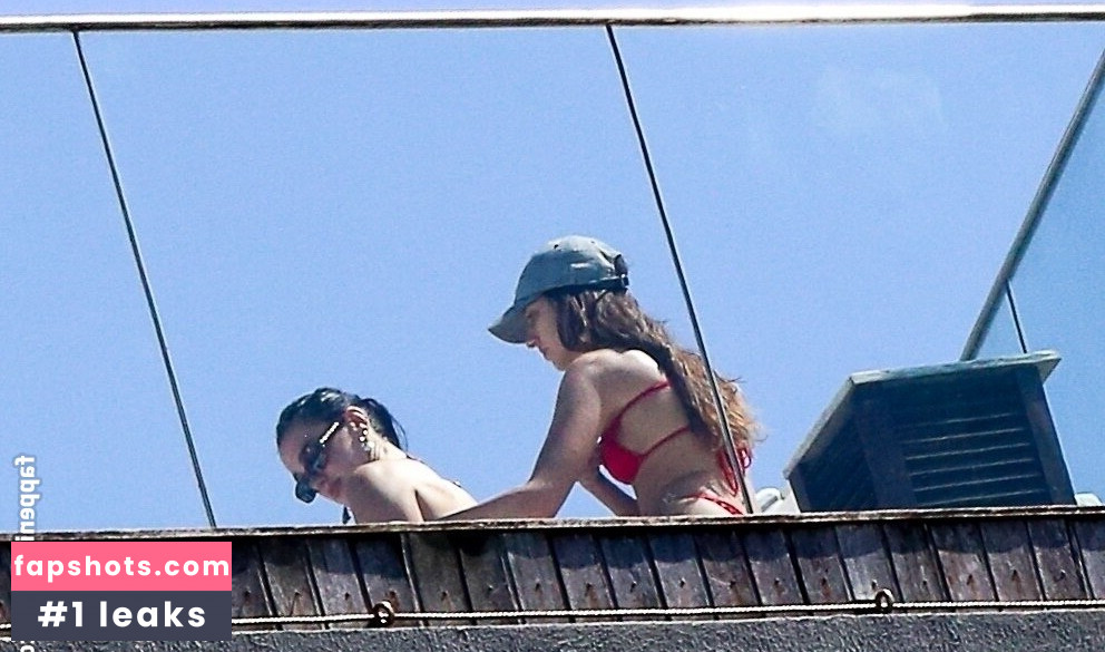 Dua Lipa gallery photo #104