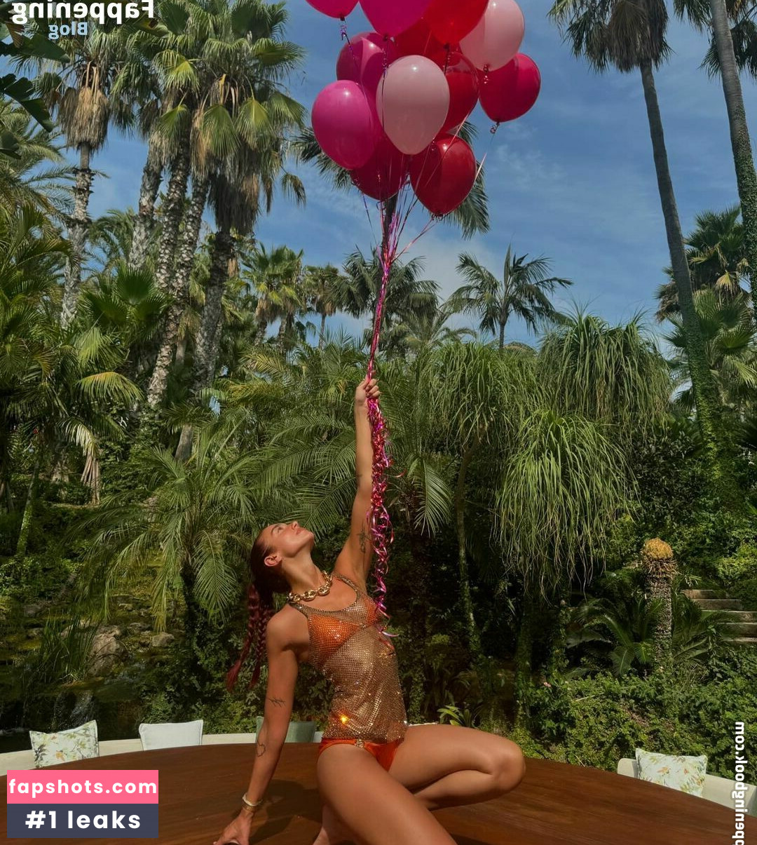 Dua Lipa gallery photo #1041