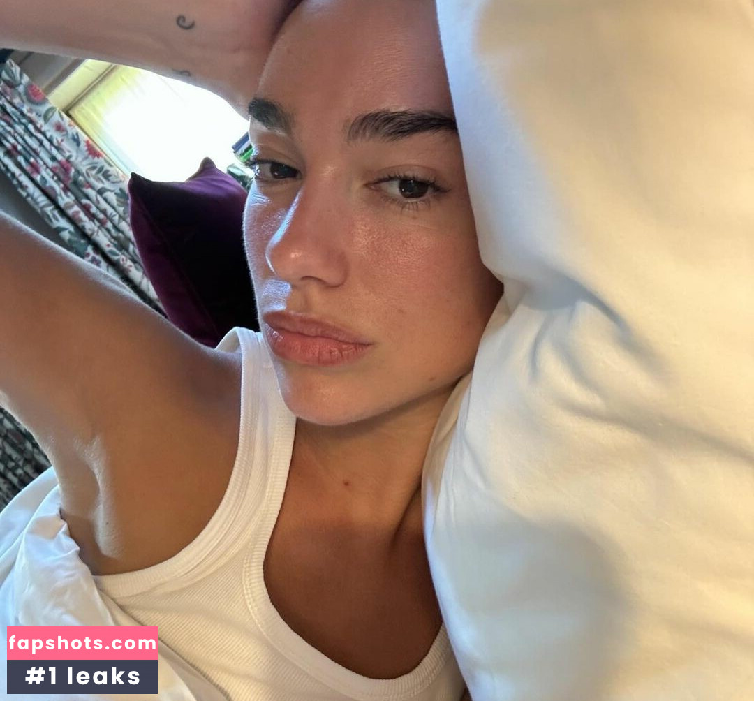 Dua Lipa gallery photo #1057