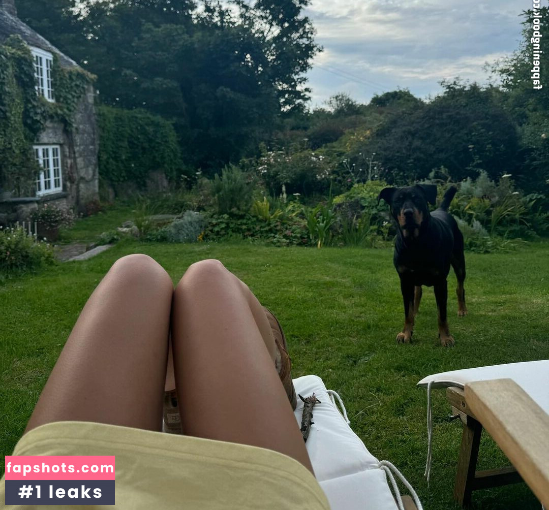 Dua Lipa gallery photo #1063